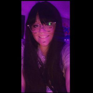 Meet your Posher, Kenzie